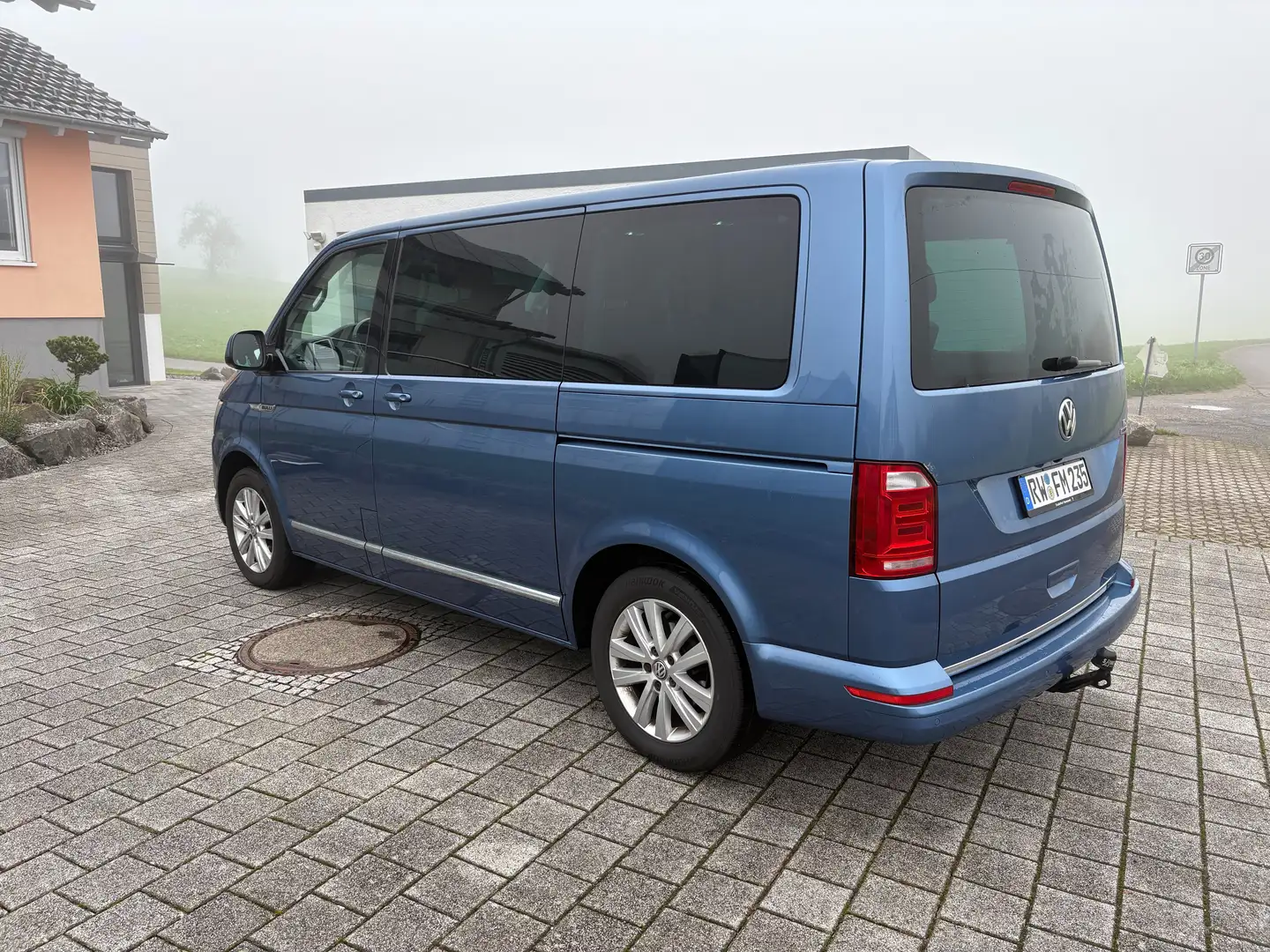 Volkswagen T6 Multivan Multivan DSG Kurz 4MOTION Highline Blau - 2