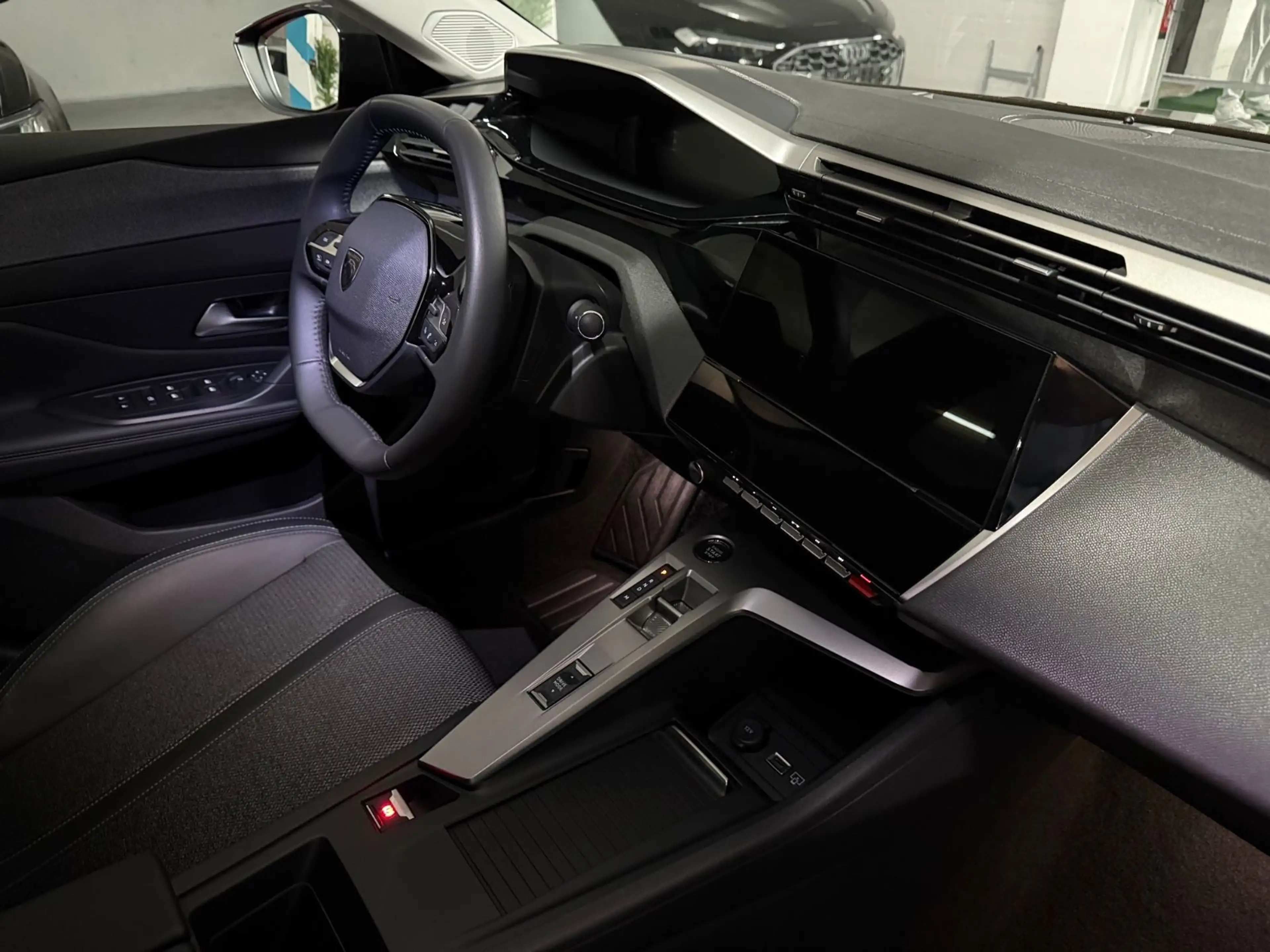Peugeot 408 Hybrid 136 Allure AppCar Assist 1Hand — photo 13