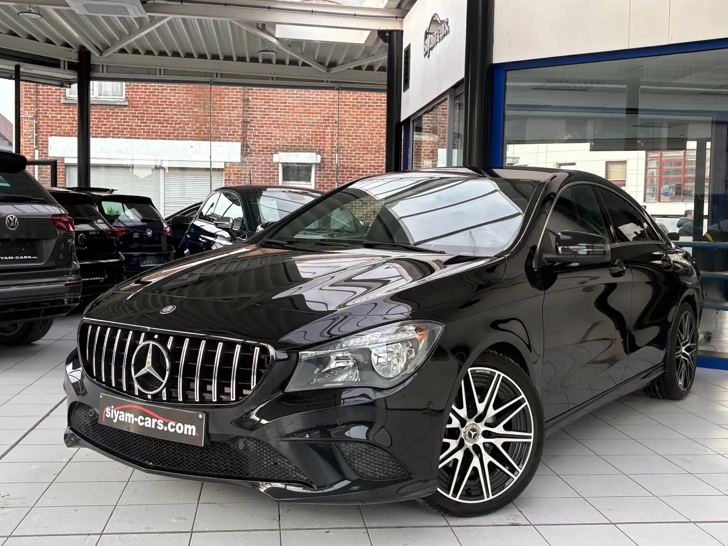 Mercedes-Benz CLA 200 CLA 200 CDI *CUIR * GPS * PDC * JANTE * SPORT * Noir - 1