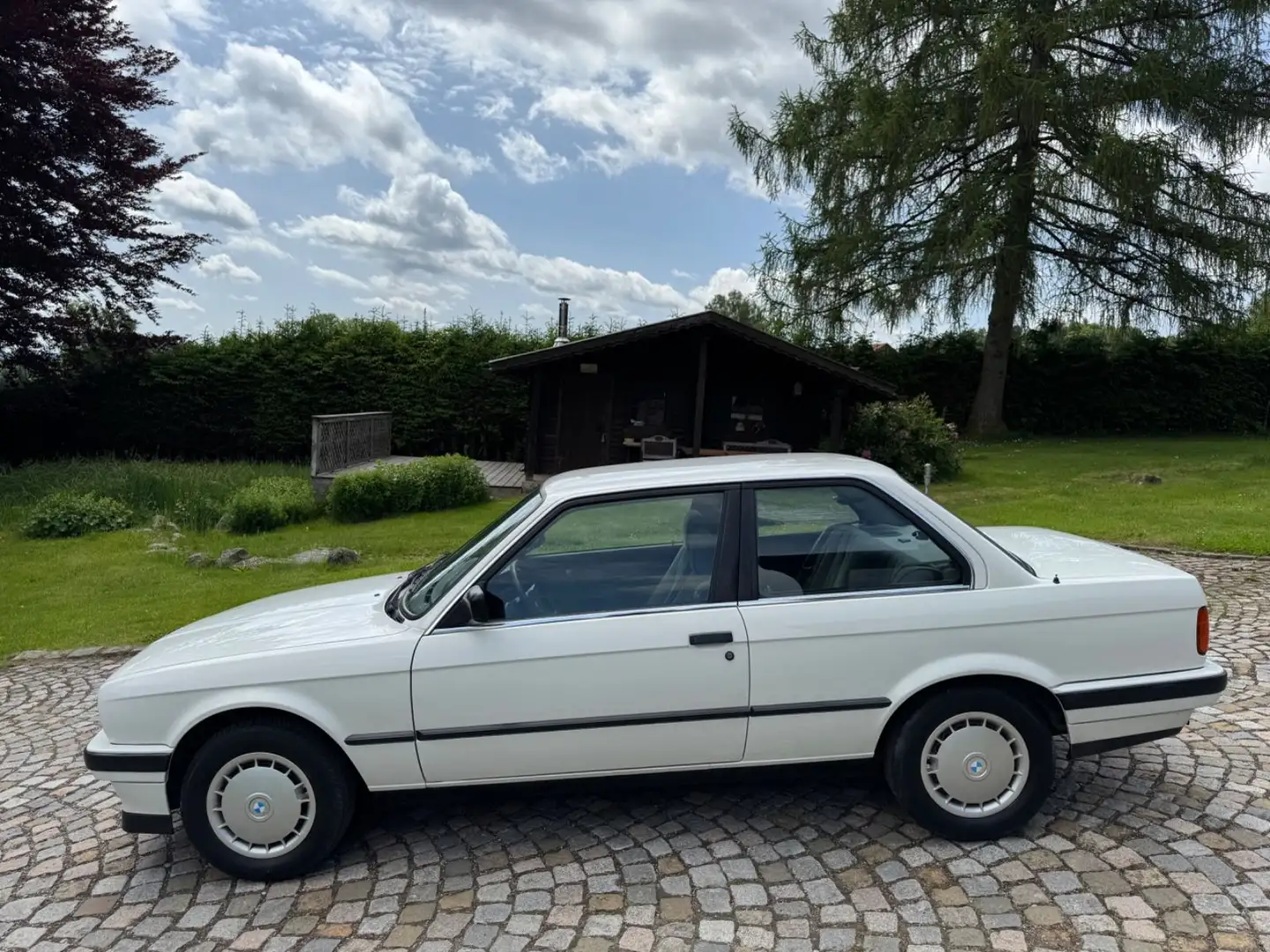 BMW 320 i E30 1.Hand orig 58000 Km! rostfrei! Fehér - 1