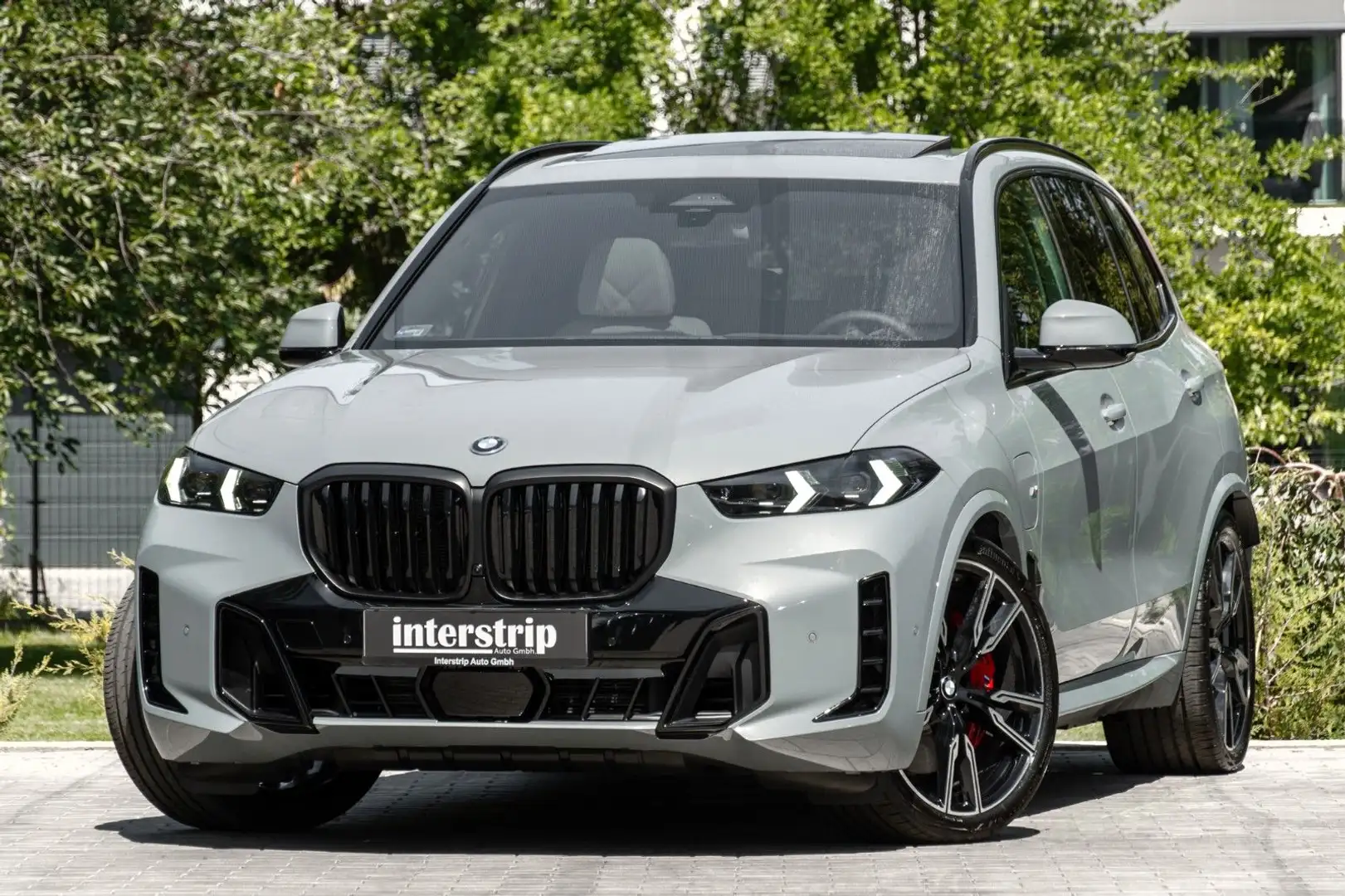 BMW X5 50e M SPORT.PANO.DR.ASS.360.LUFTF.H/K.AHK.22" Grau - 1