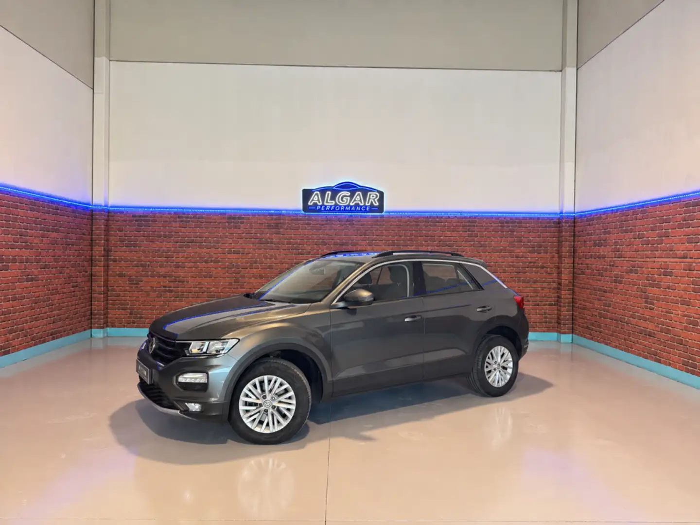 Volkswagen T-Roc 2.0TDI Advance DSG7 Gris - 1