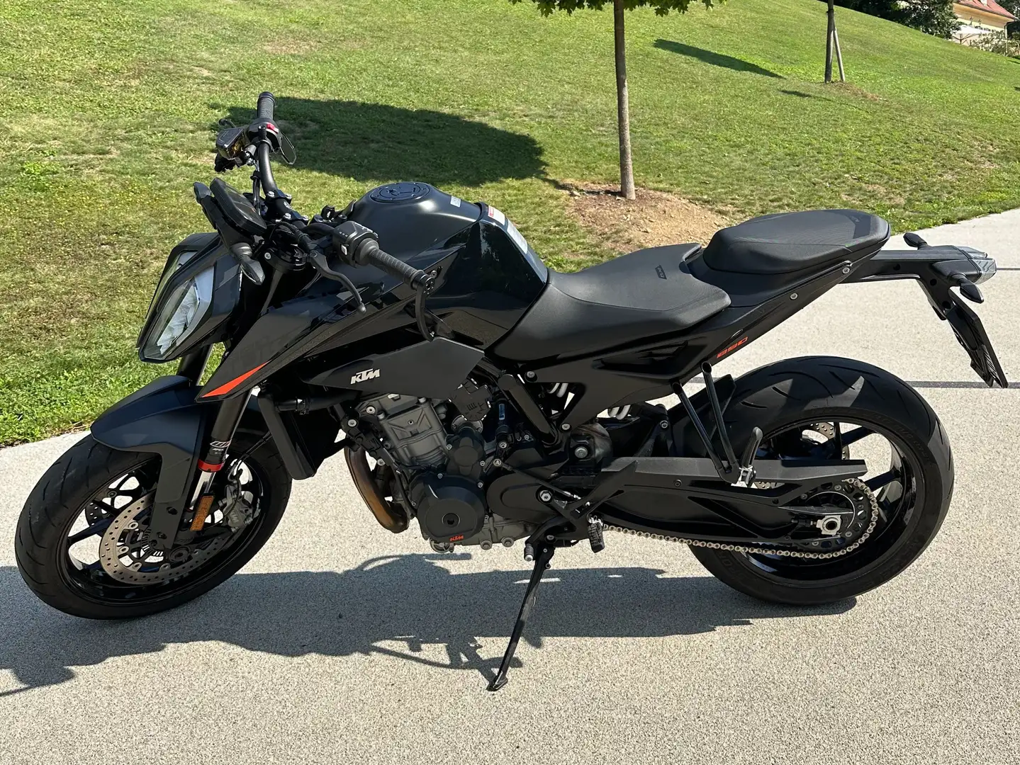 KTM 890 Duke Schwarz - 2