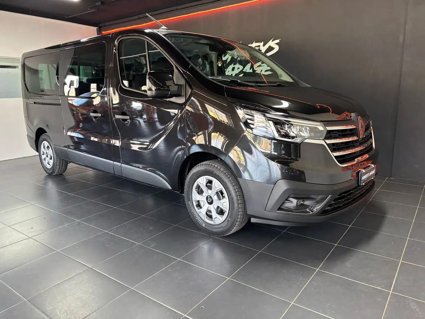 Renault Trafic AUTHENTIC L2 Blue dCI 150 EDC-my 24- 9 POSTI Nero - 2