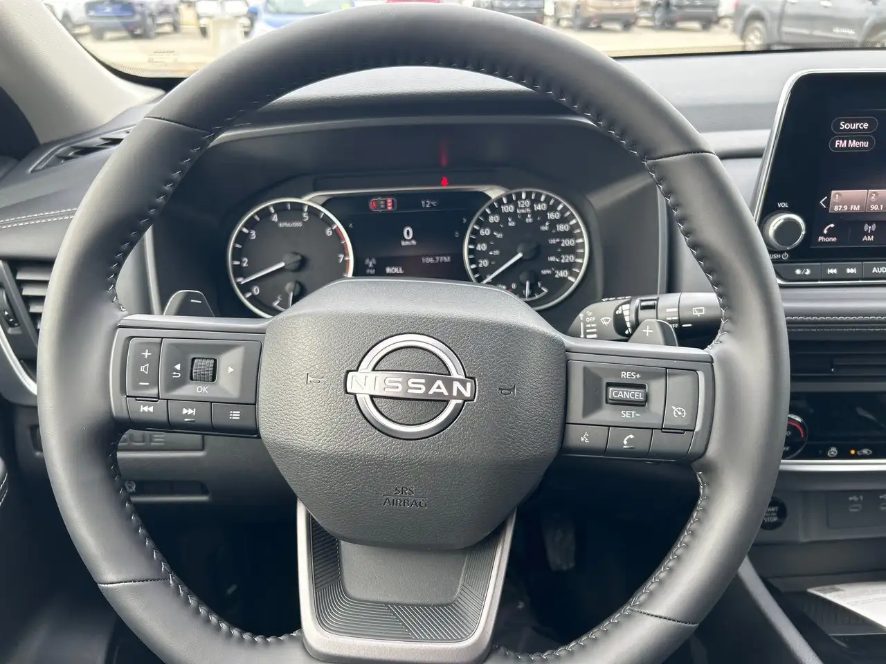 Nissan Rogue снимка Nissan Rogue