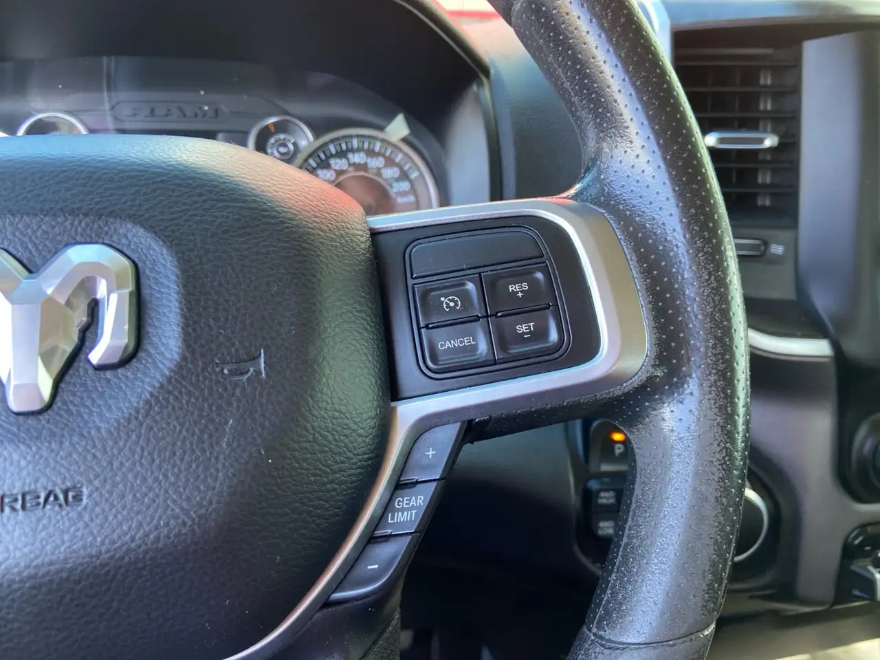 RAM 3500 снимка RAM 3500
