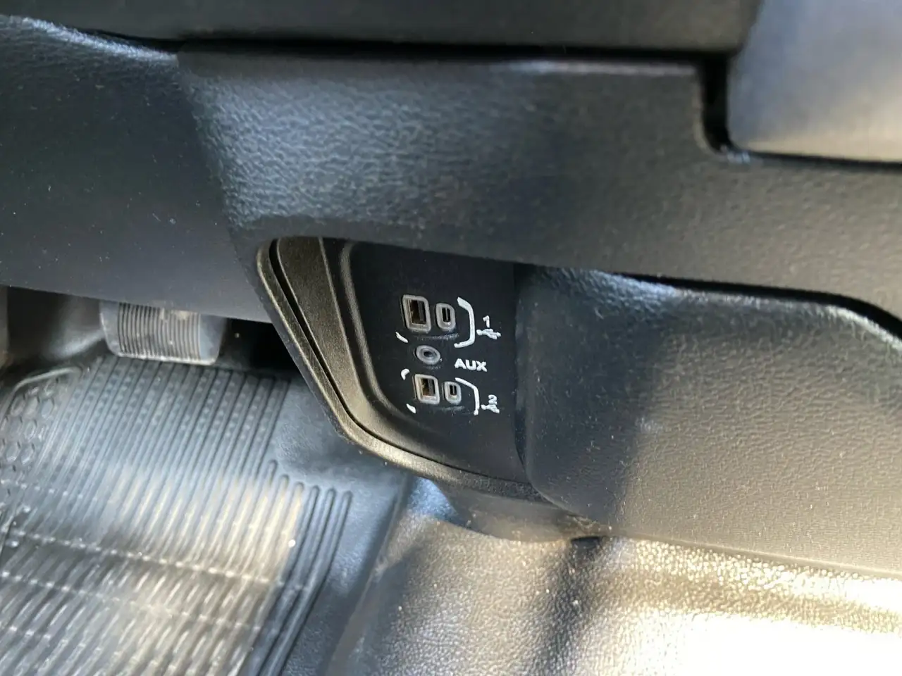 RAM 3500 снимка RAM 3500