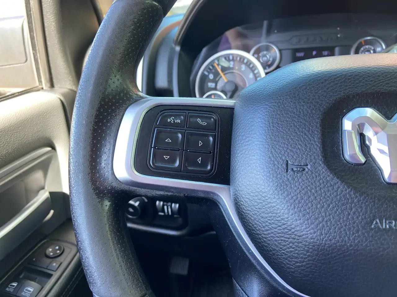 RAM 3500 снимка RAM 3500