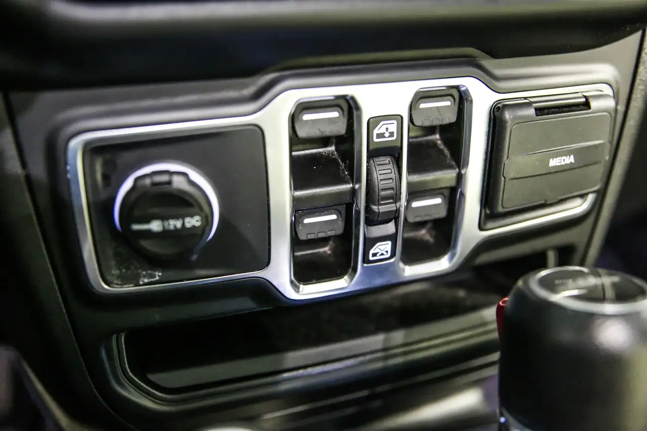 Jeep Gladiator снимка Jeep Gladiator