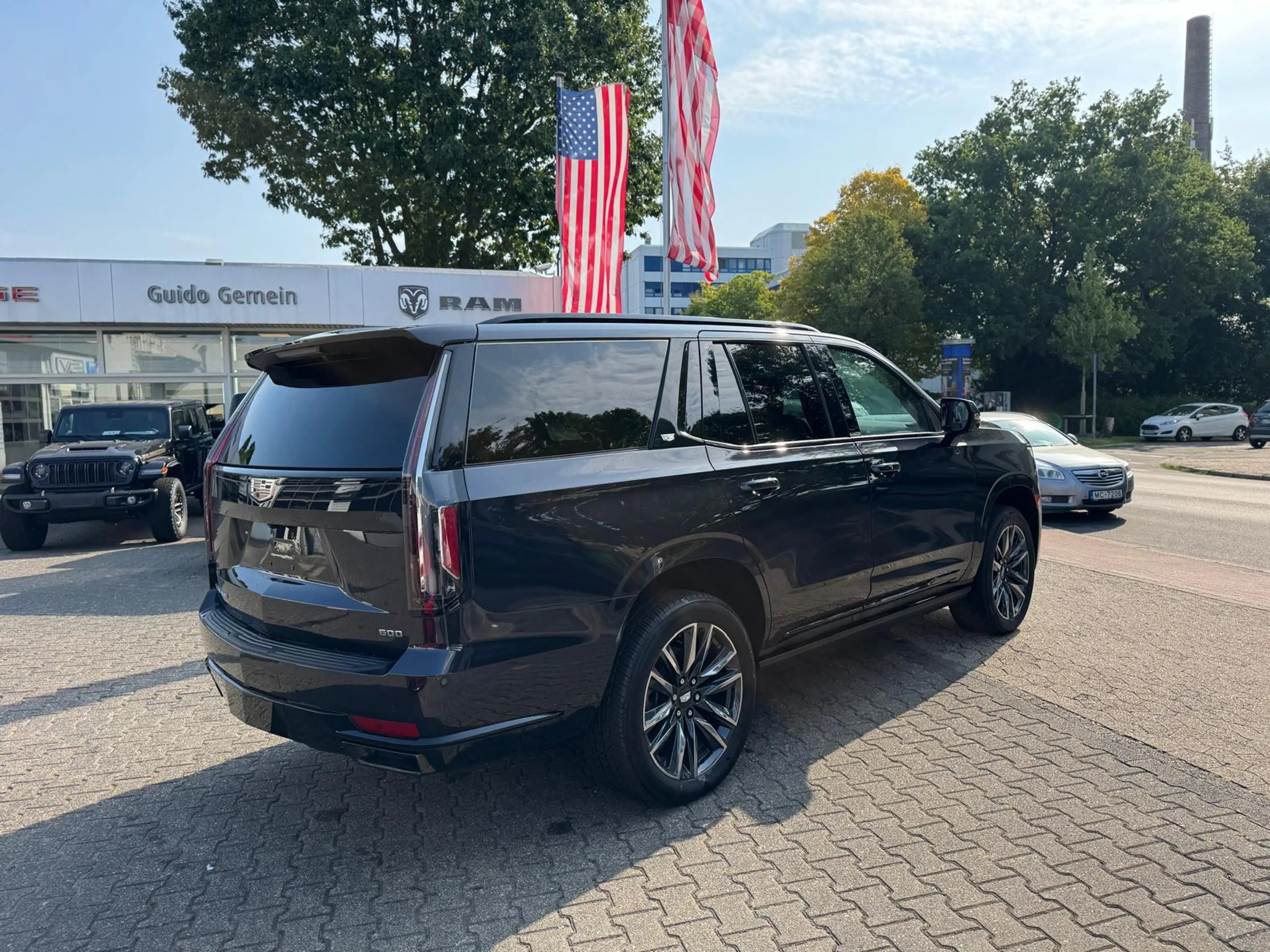 Cadillac Escalade 6.2 V8 Sport Platinum mit LPG 3 Jahre Garantie — photo 4