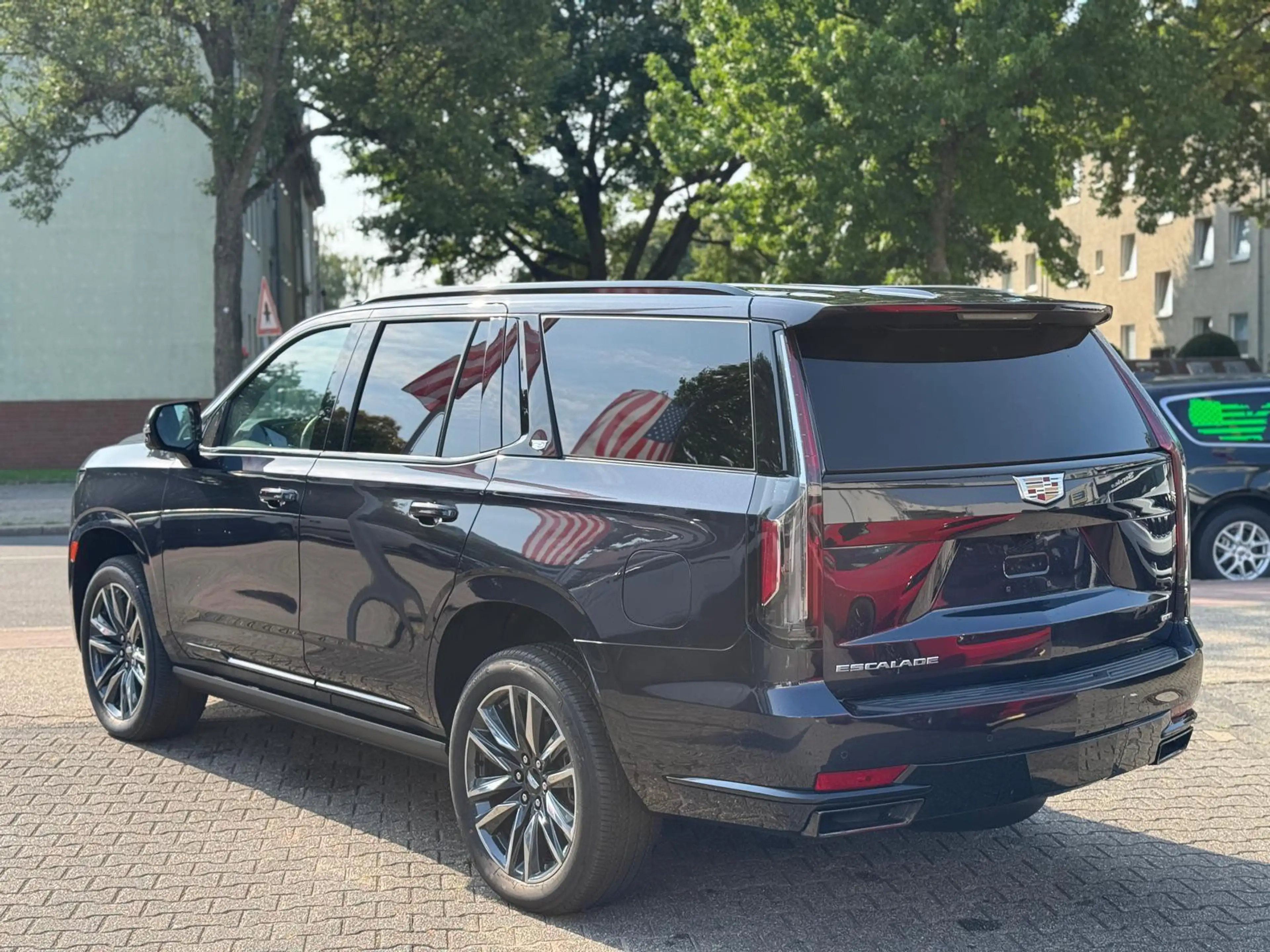 Cadillac Escalade 6.2 V8 Sport Platinum mit LPG 3 Jahre Garantie — photo 6