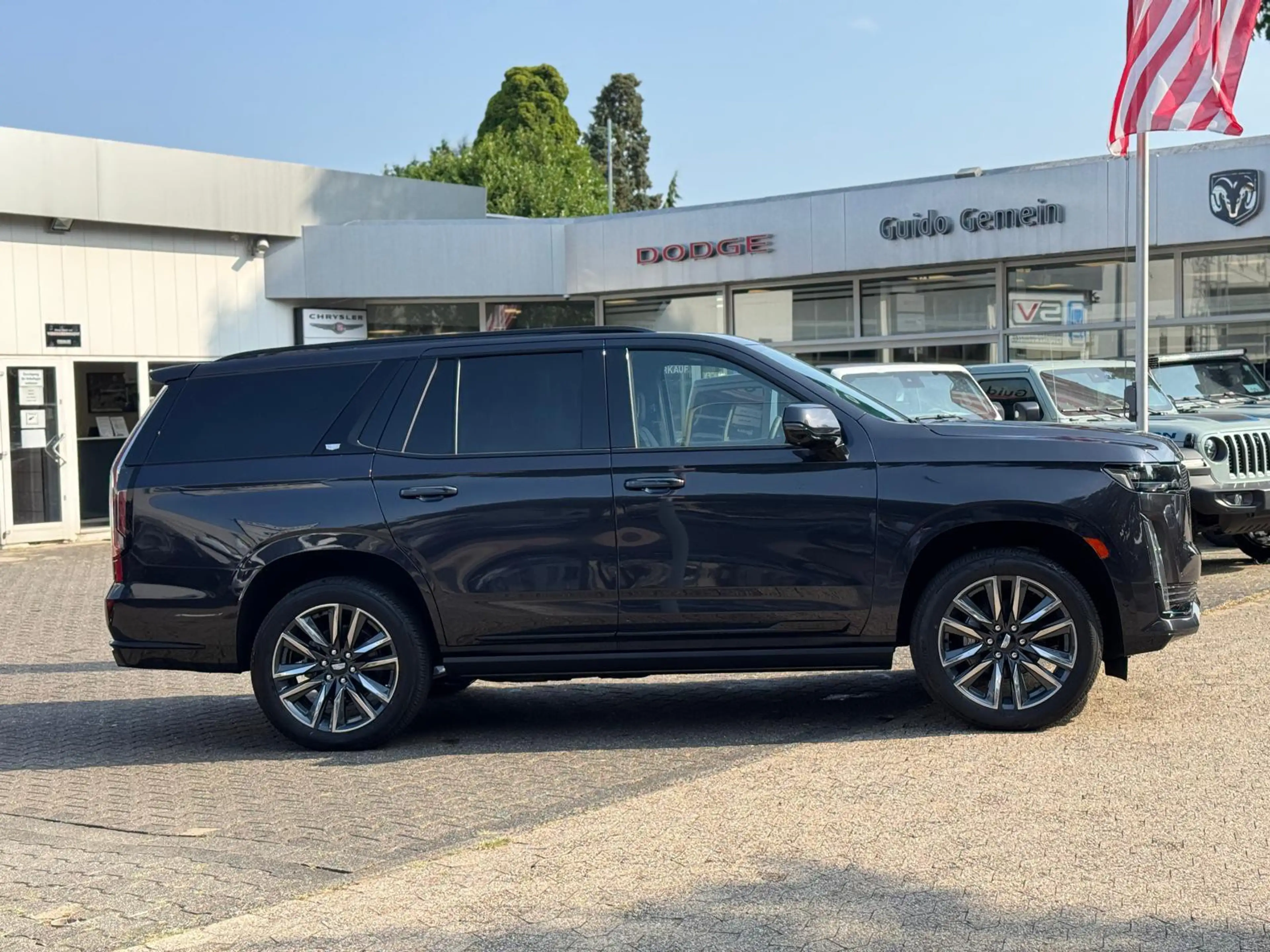 Cadillac Escalade 6.2 V8 Sport Platinum mit LPG 3 Jahre Garantie — photo 3