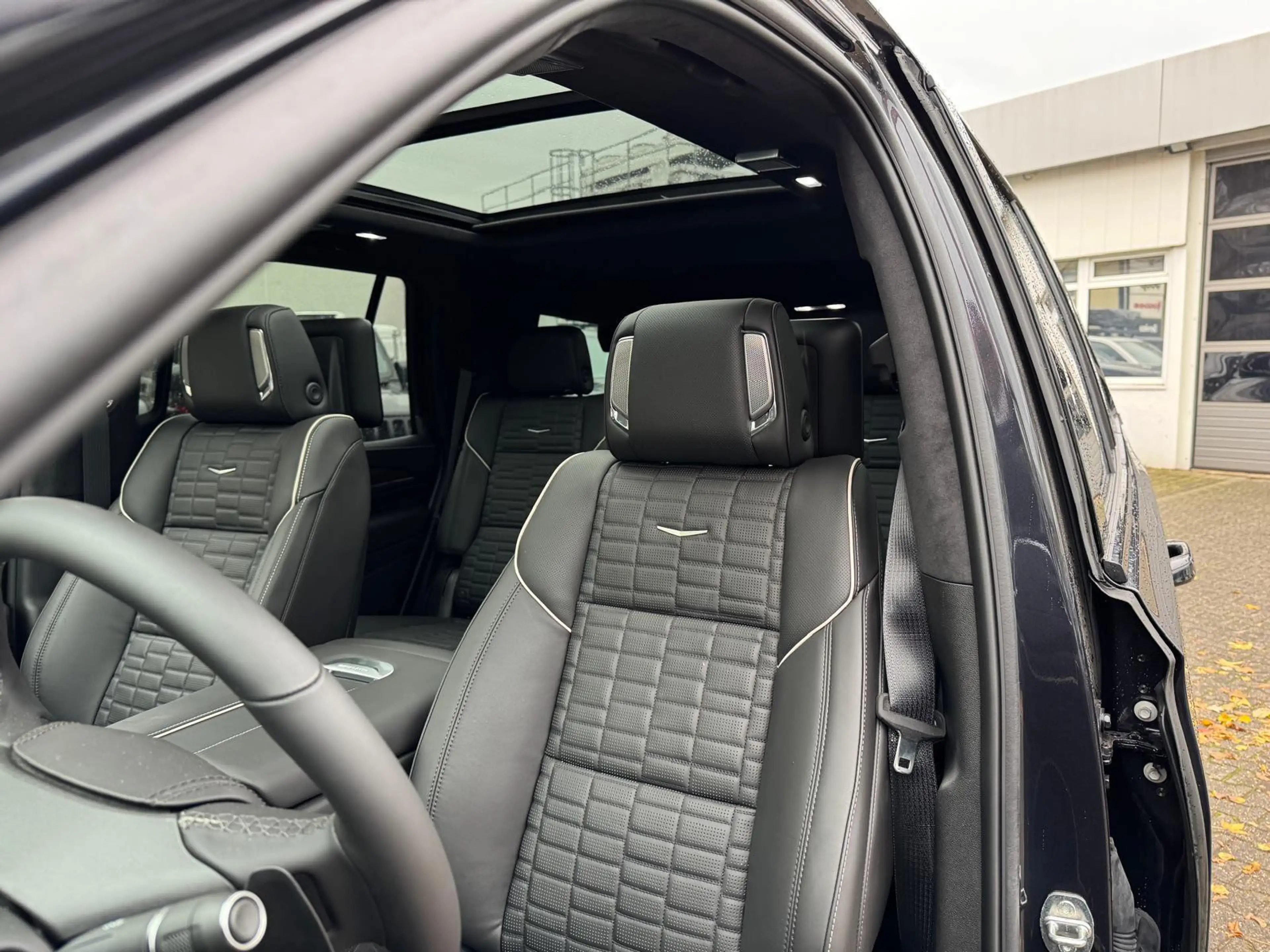 Cadillac Escalade 6.2 V8 Sport Platinum mit LPG 3 Jahre Garantie — photo 14