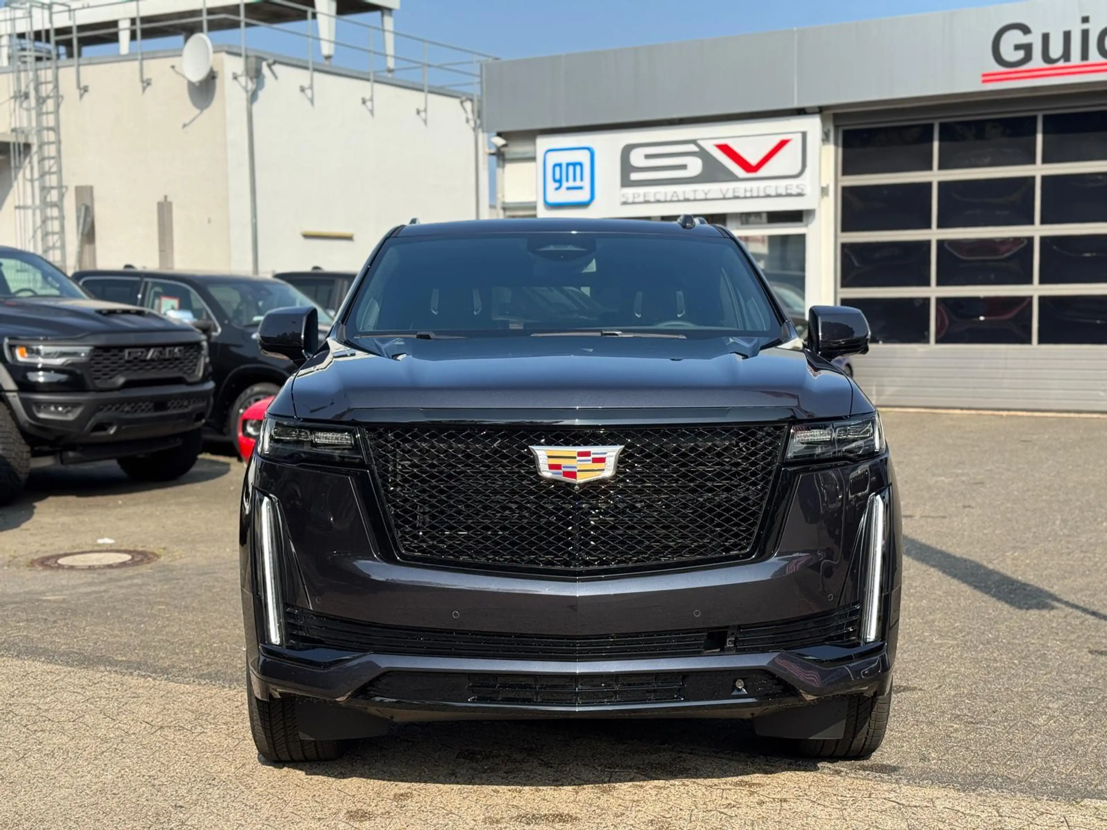 Cadillac Escalade 6.2 V8 Sport Platinum mit LPG 3 Jahre Garantie — photo 9