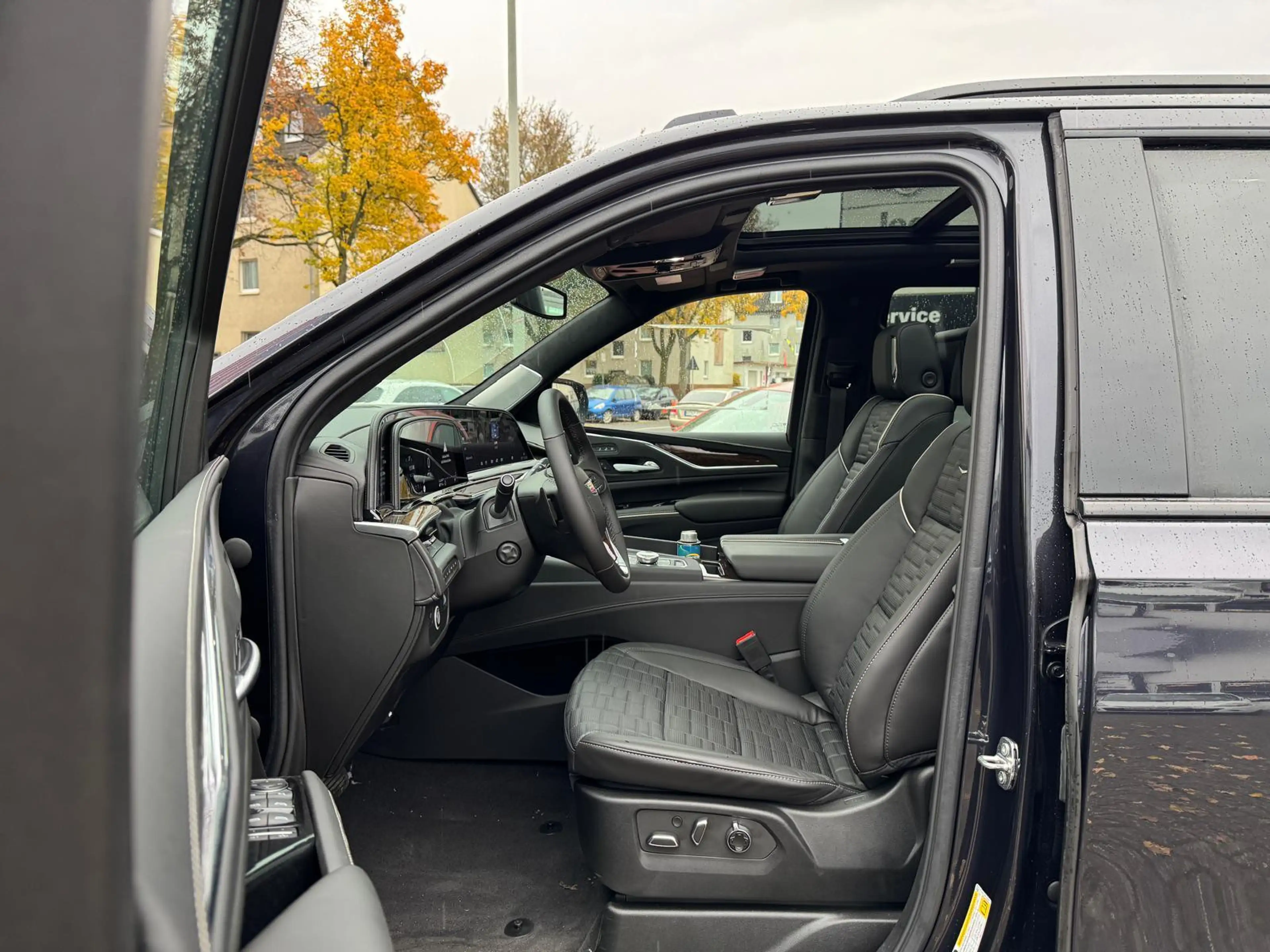 Cadillac Escalade 6.2 V8 Sport Platinum mit LPG 3 Jahre Garantie — photo 13