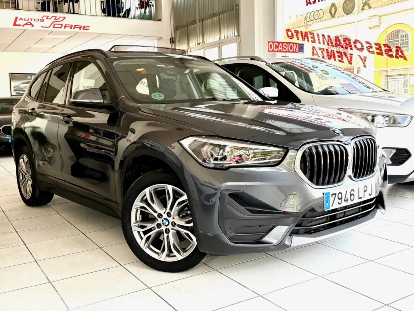BMW X1 sDrive 18iA Gris - 2