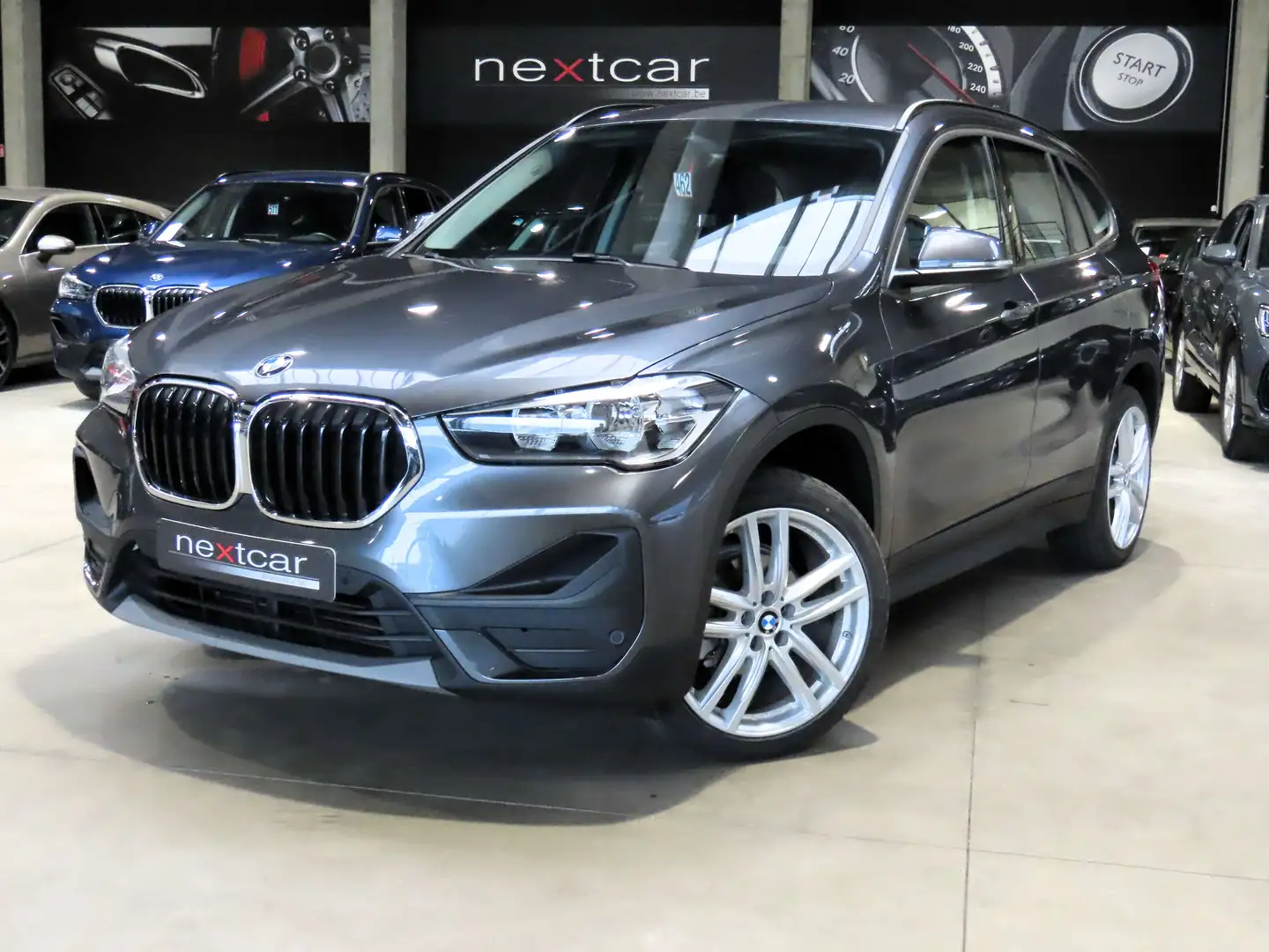 BMW X1 16dA SDrive **NAVI PRO-CRUISE-PARKING AV\u0026AR** Gris - 1