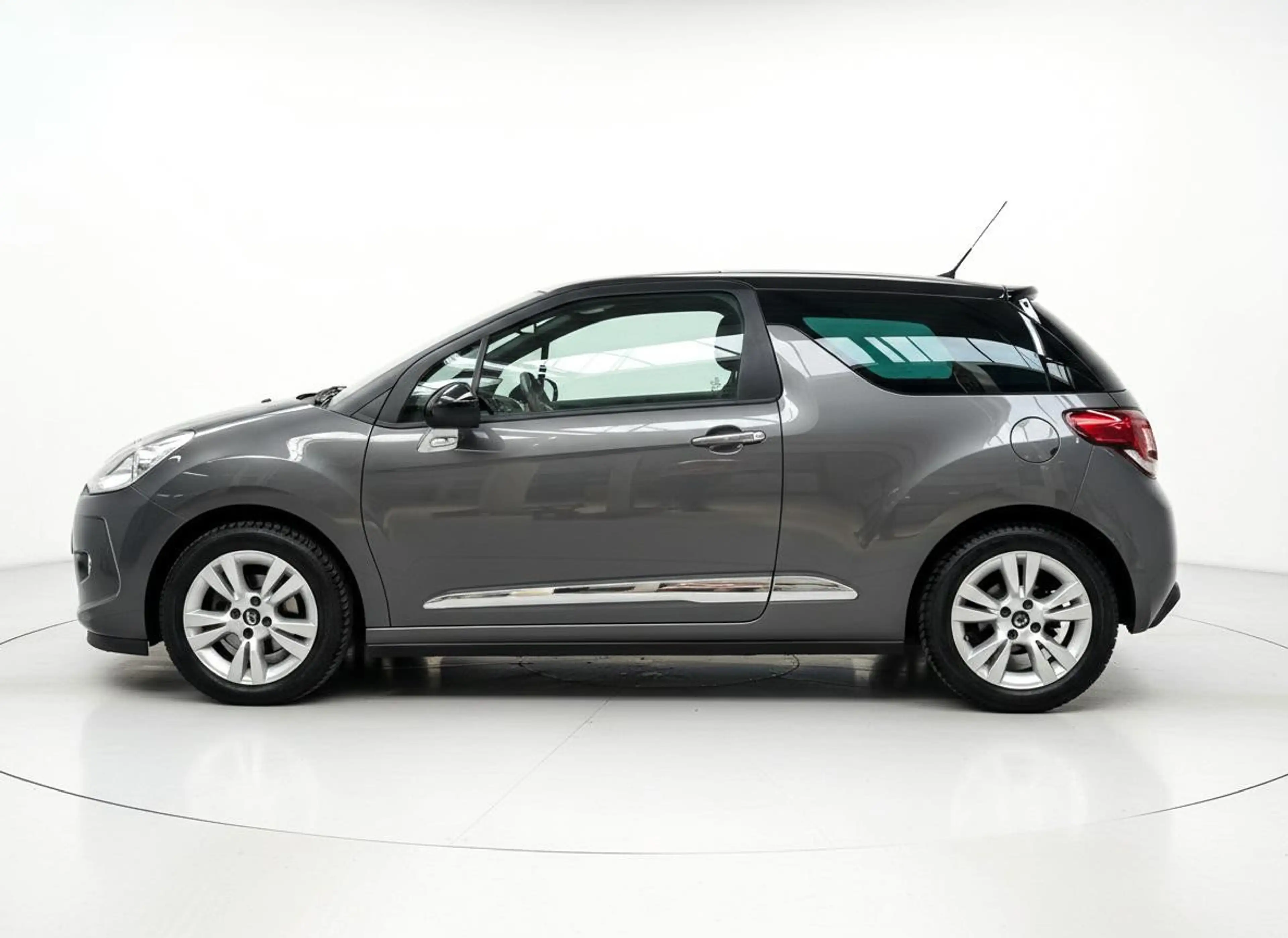 DS Automobiles DS 3 1.2 PT 110 Business | Navi | Apple Carplay | Sport — photo 3