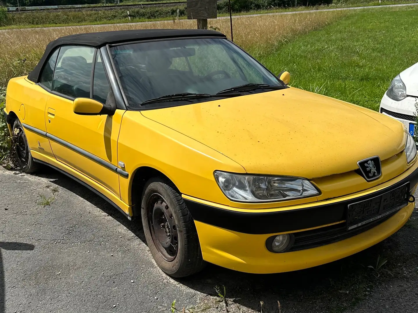 Peugeot 306 306 Cabriolet 1.6 Amarillo - 1