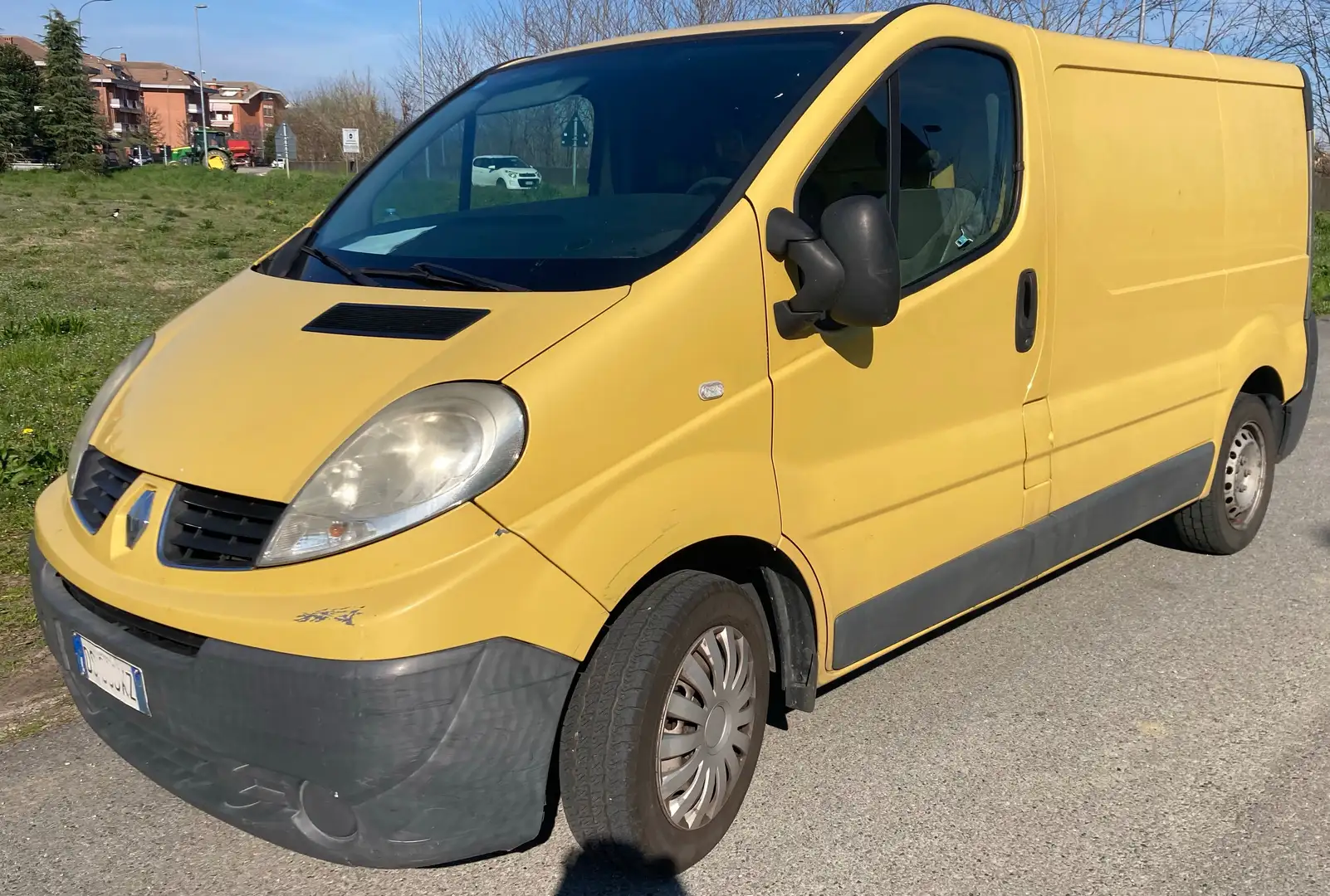 Renault Trafic 1.9 Yellow - 1