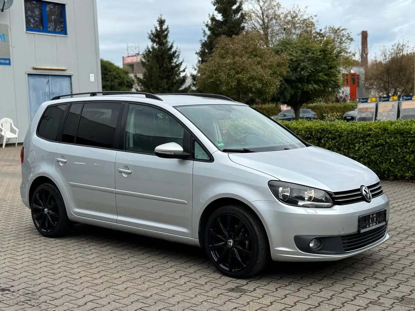 Volkswagen Touran Comfortline *Navi *Hu Neu *AHK. *Tempom. Silber - 1