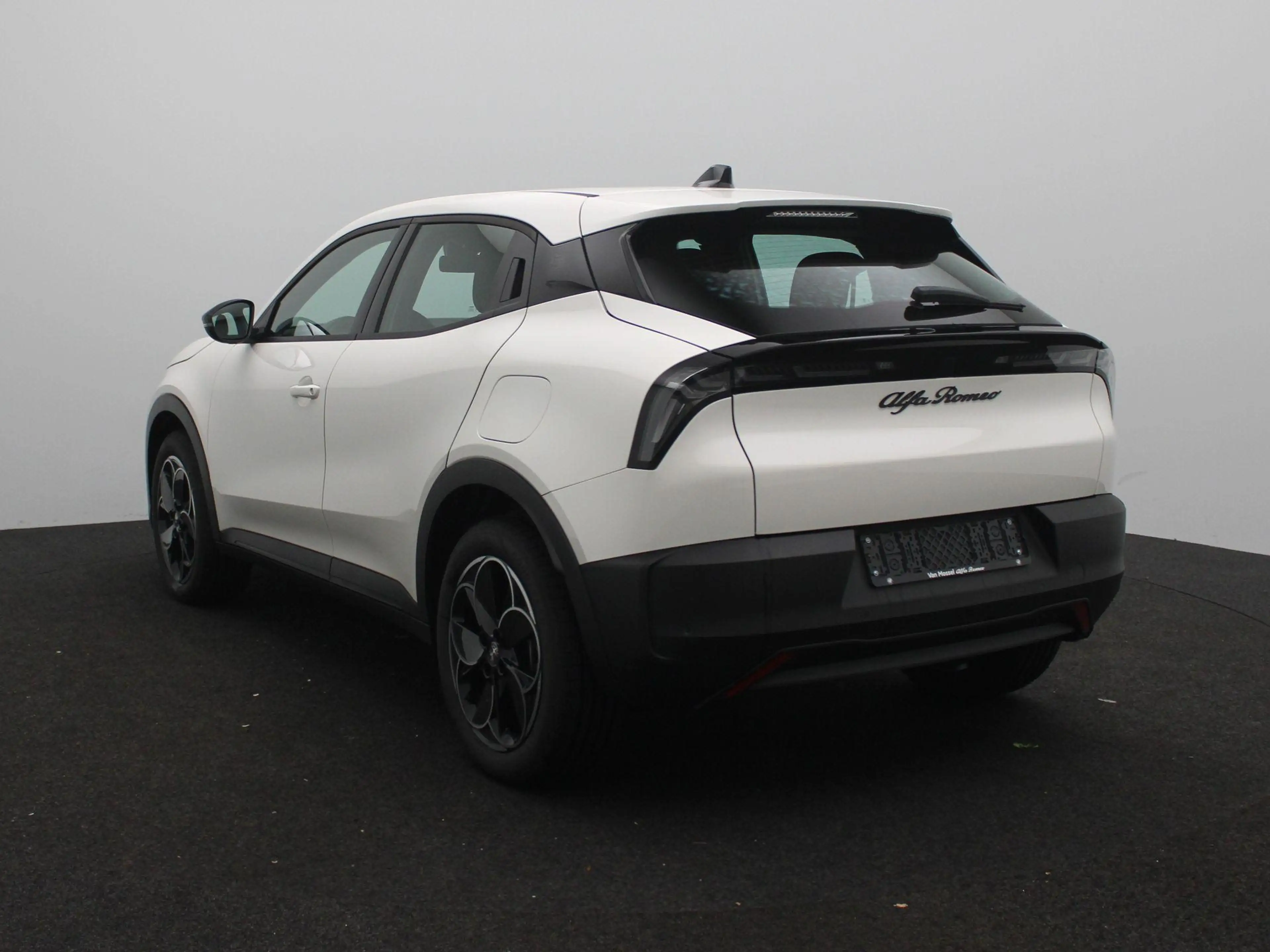 Alfa Romeo Junior Elettrica 54 kWh | Direct Rijden | Apple Carplay & — photo 2