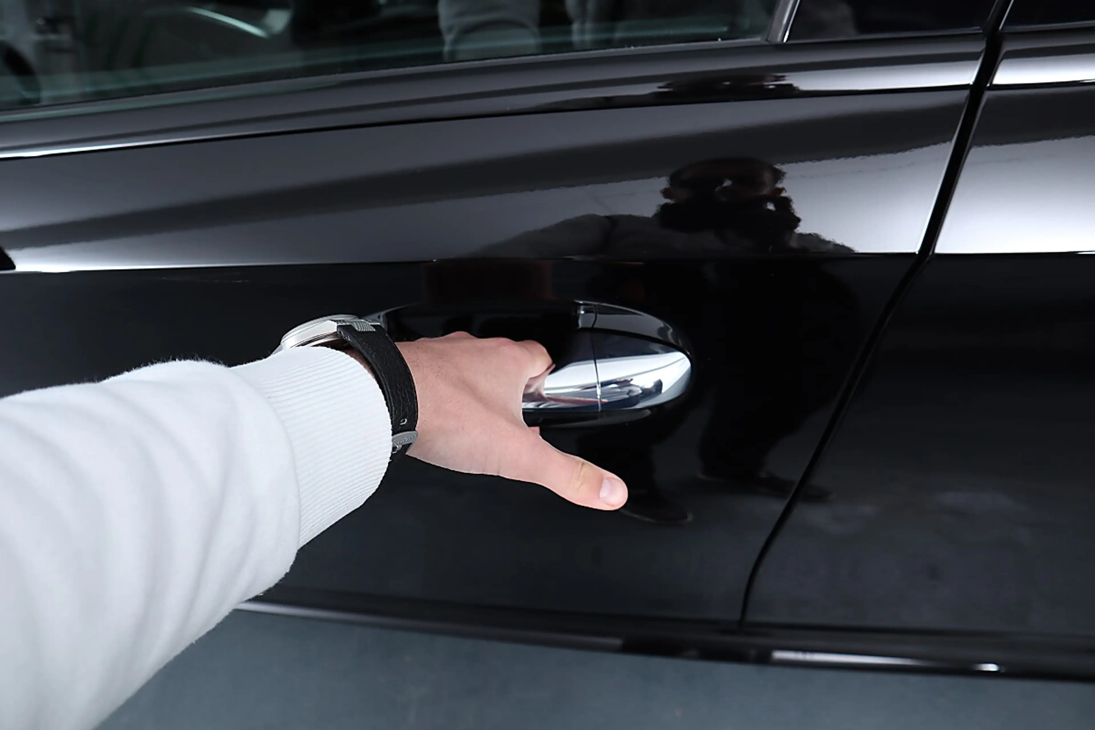 Mercedes-Benz A 250 e AMG KEYLESS*MULTIBEAM*AMBIENTE*ACC*TOP! — photo 17