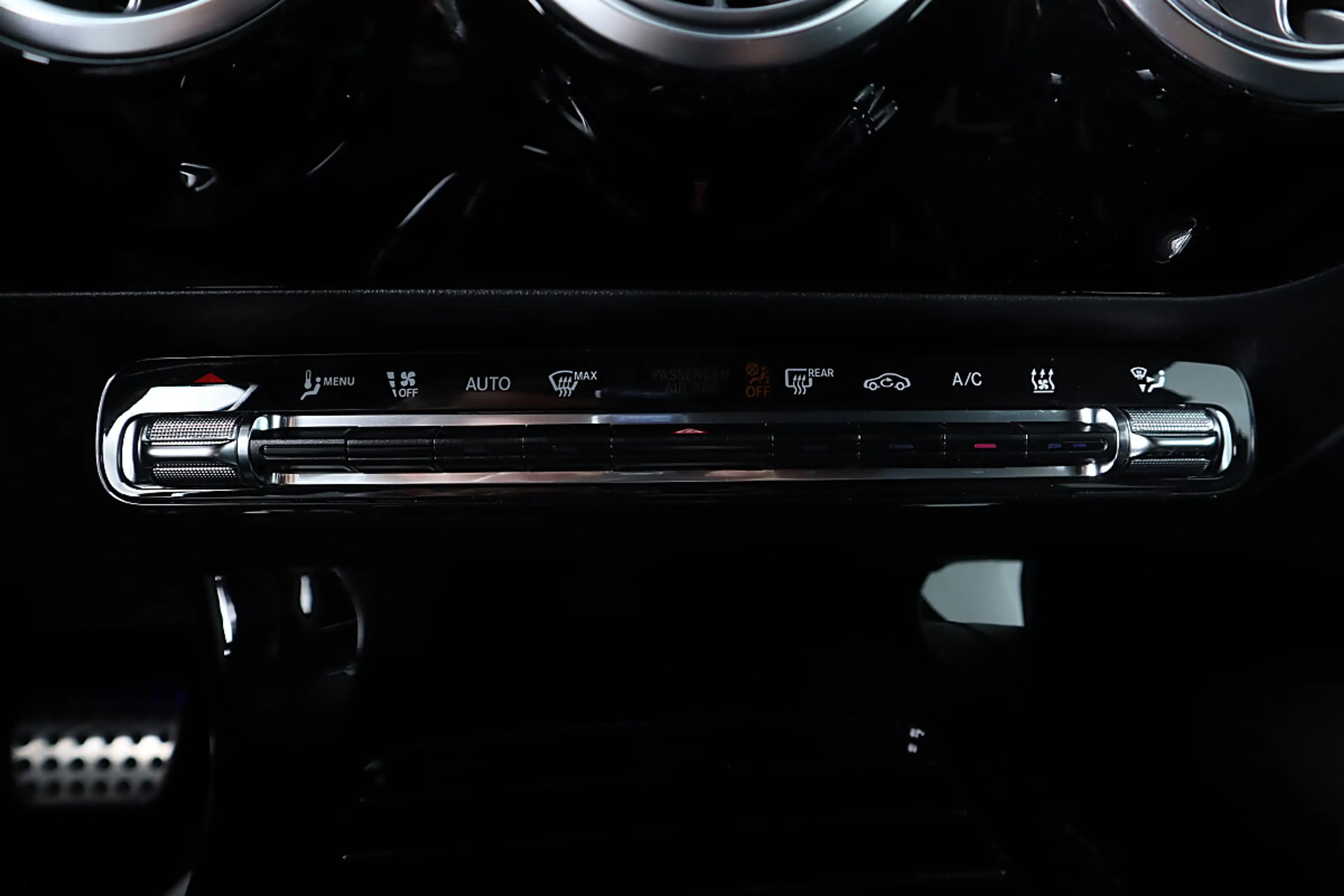 Mercedes-Benz A 250 e AMG KEYLESS*MULTIBEAM*AMBIENTE*ACC*TOP! — photo 30