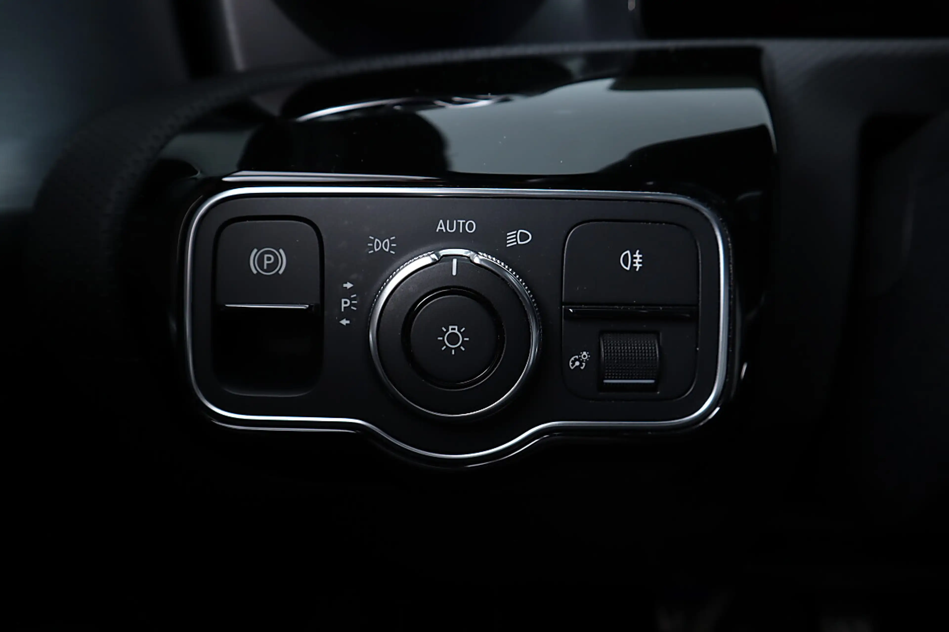 Mercedes-Benz A 250 e AMG KEYLESS*MULTIBEAM*AMBIENTE*ACC*TOP! — photo 25