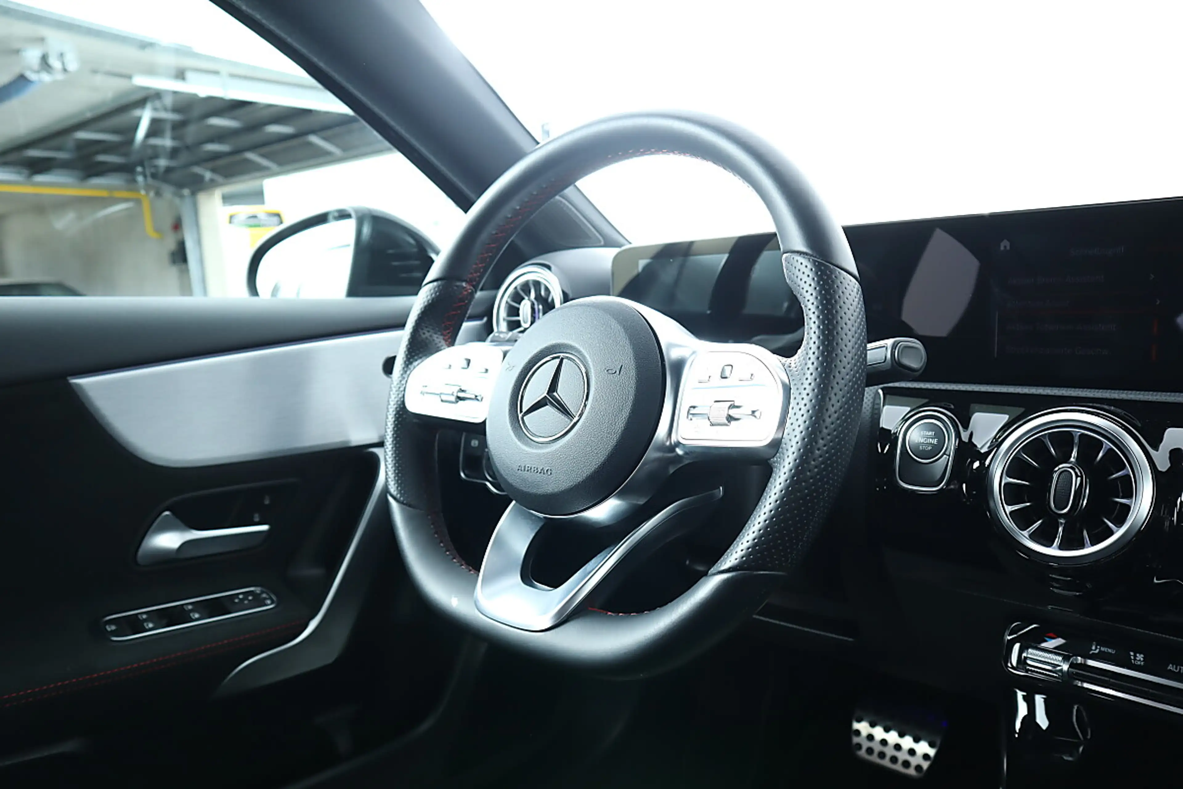 Mercedes-Benz A 250 e AMG KEYLESS*MULTIBEAM*AMBIENTE*ACC*TOP! — photo 29