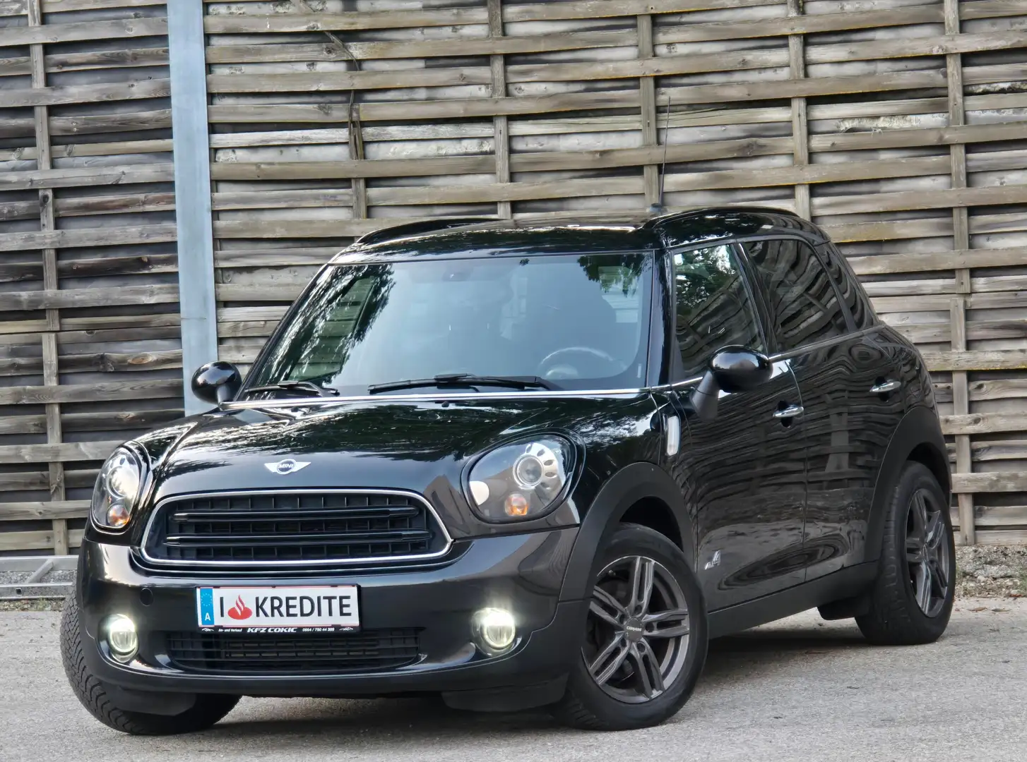 MINI Cooper D Countryman Cooper D Top* Kredit* 4X4 Allrad* Xenon* Navi*AHK* Schwarz - 1