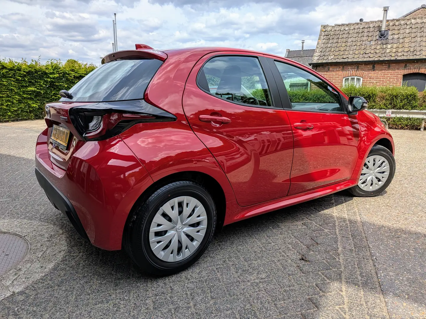 Mazda 2 Hybrid 1.5 Centre-line,Camera,Climatronic,Carplay. Rood - 2