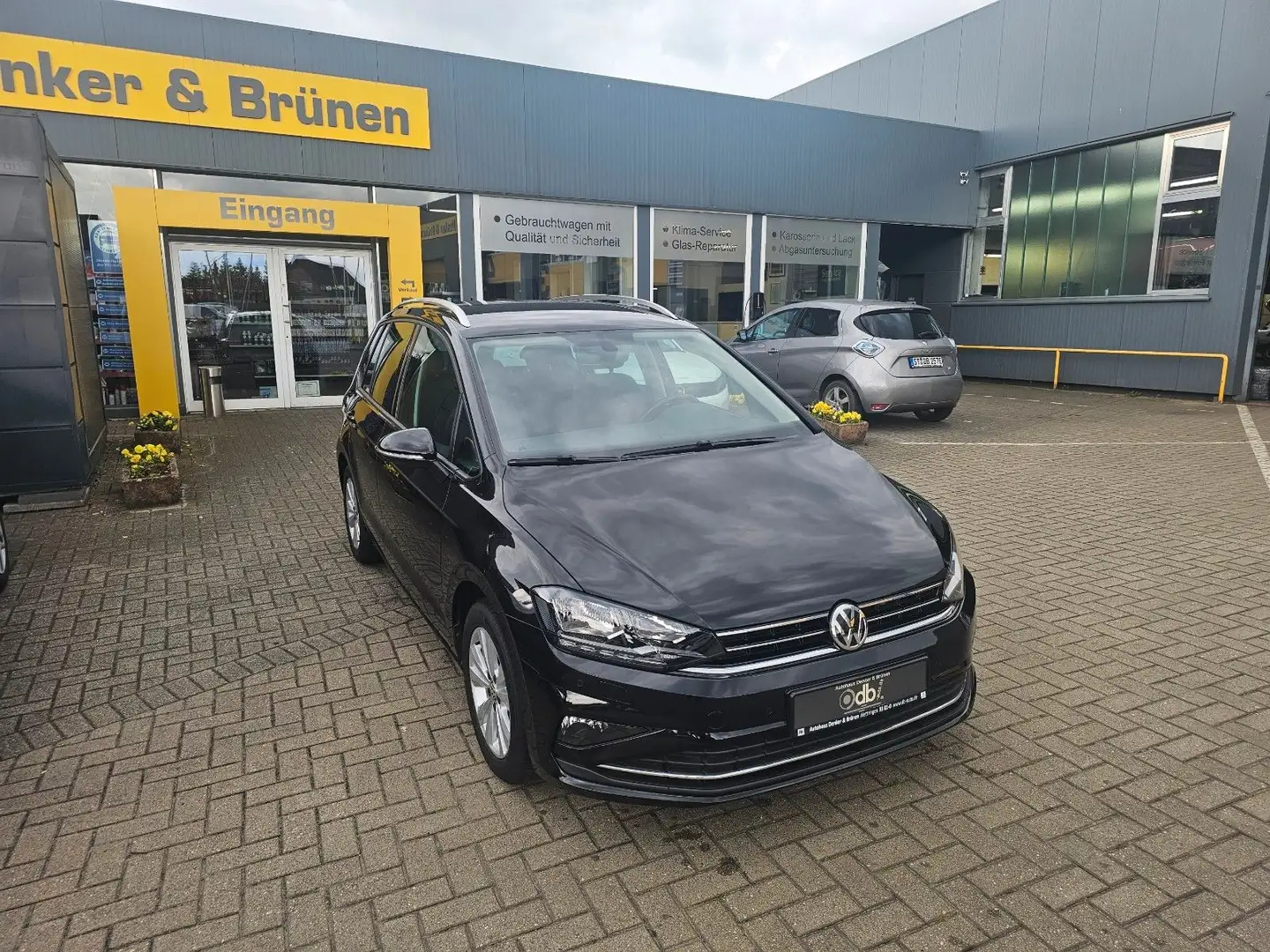 Volkswagen Golf Sportsvan 1,0 Comfortline DSG*ACC*AHK*RfK Černá - 1