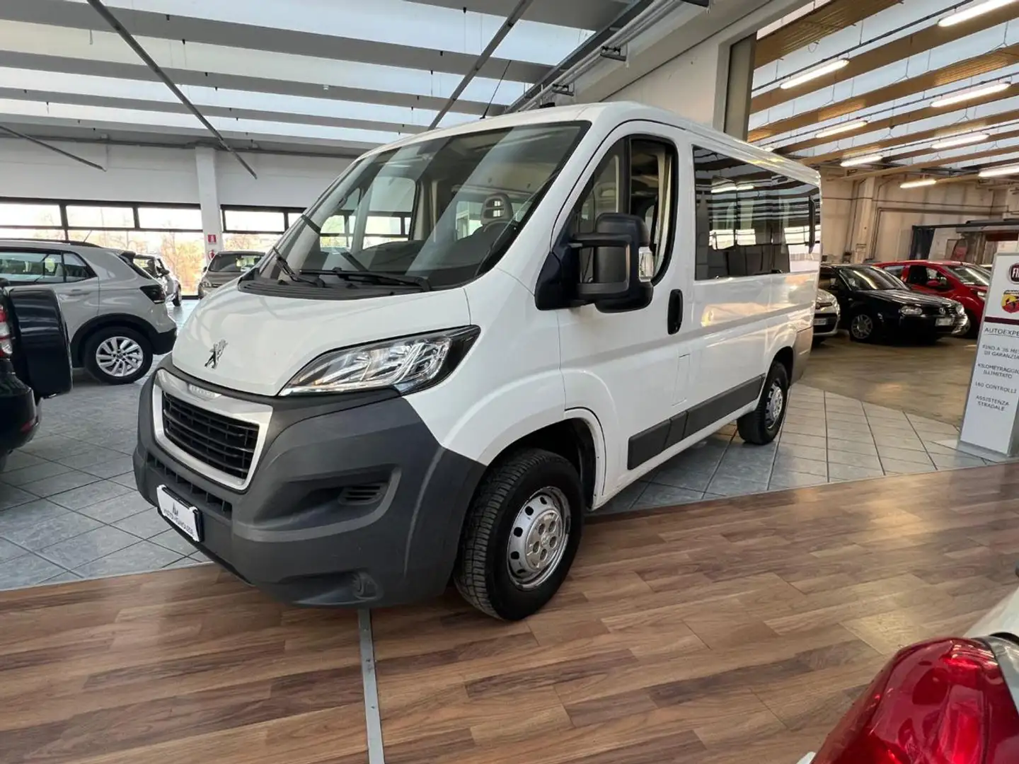 Fiat Ducato 330 2.0 BlueHDi/110CV  Combi 8 POSTI Grijs - 2