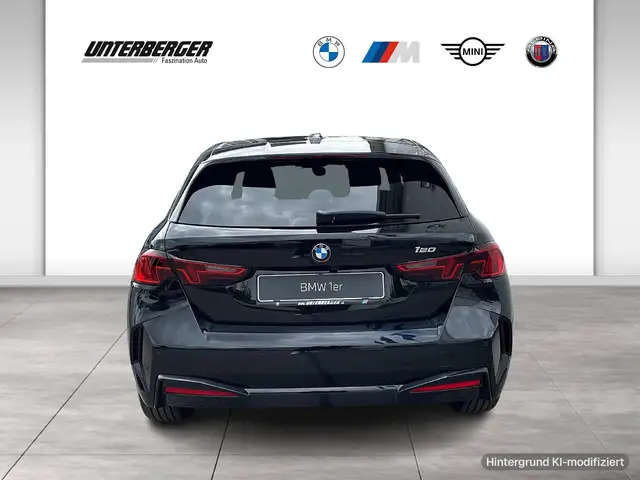 BMW 1 Series view 5