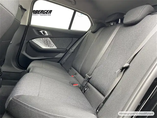 BMW 1 Series view 11