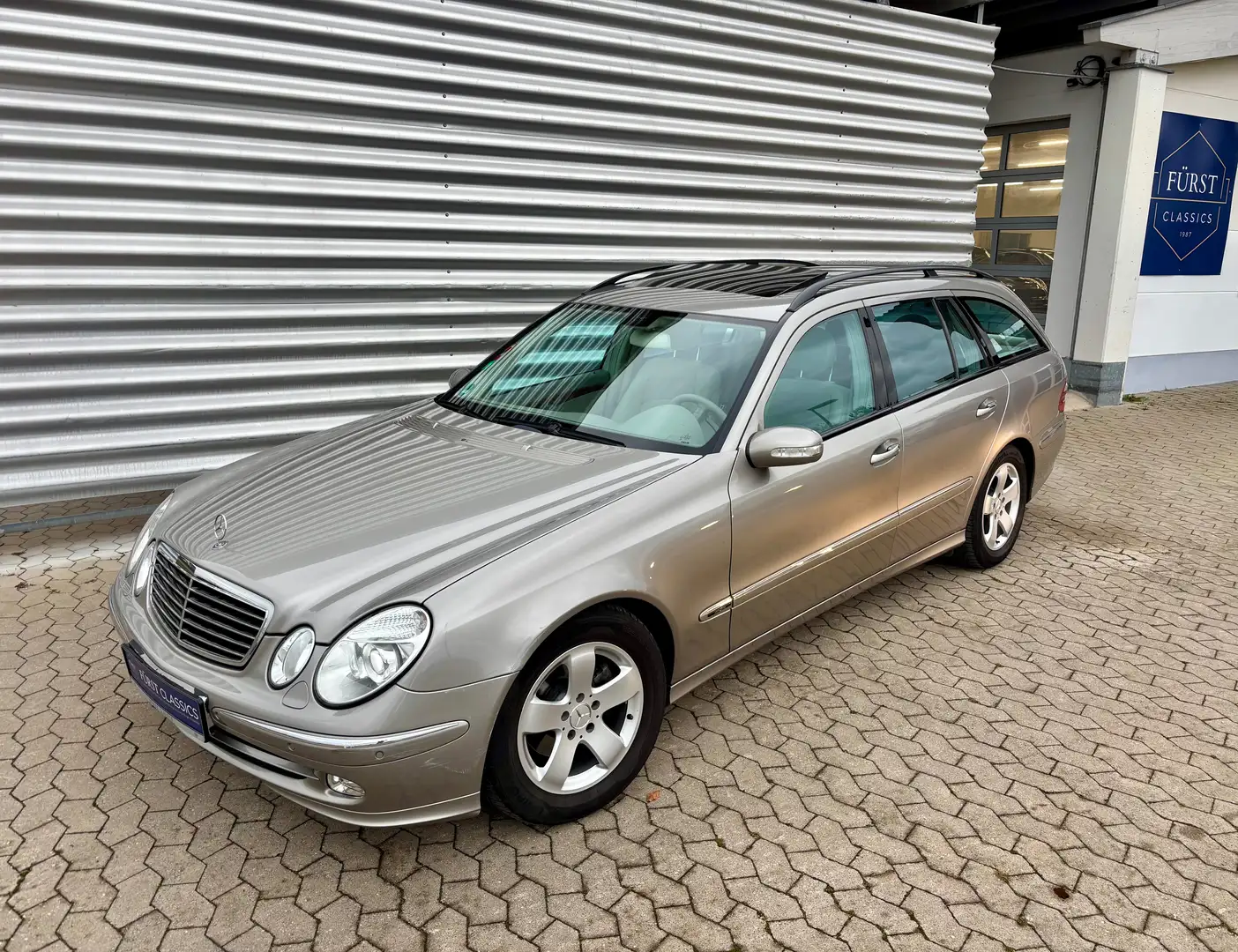 Mercedes-Benz E 220 CDI T Avantgarde Navi Xenon PDC SHD SHZ aus 2.Hand Argent - 2