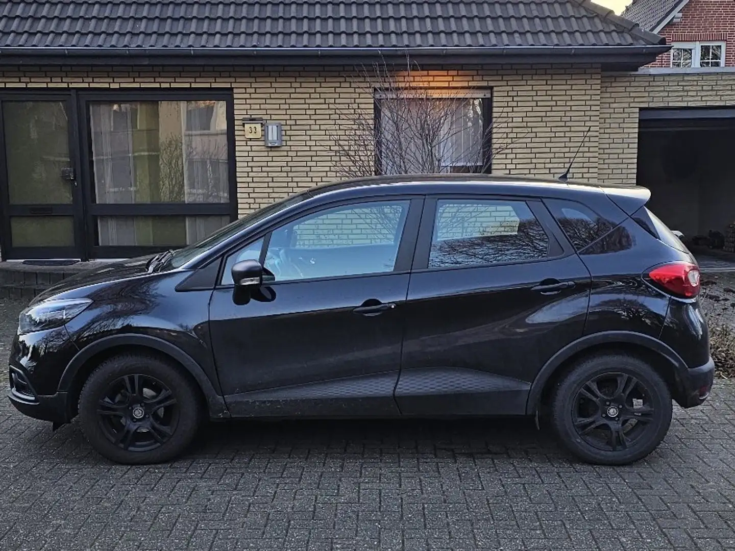 Renault Captur Expression, Scheckheftgepflegt, TÜV neu! Schwarz - 2