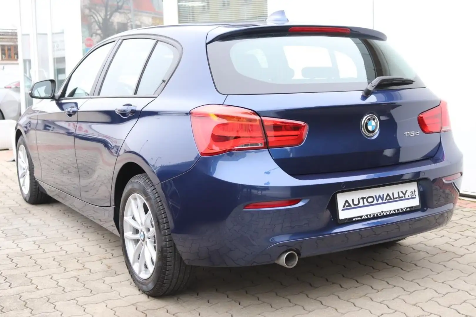 BMW 116 116d Bleu - 2