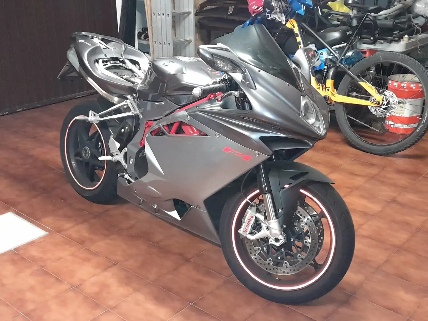 MV Agusta F4 1000 F4 1000 R Grigio - 2