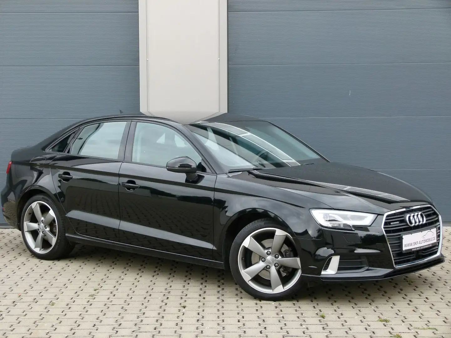 Audi A3 Lim. 40 TFSI quattro sport Virtual LED Kamera Schwarz - 2