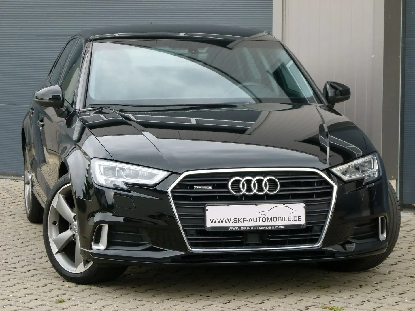 Audi A3 Lim. 40 TFSI quattro sport Virtual LED Kamera Schwarz - 1