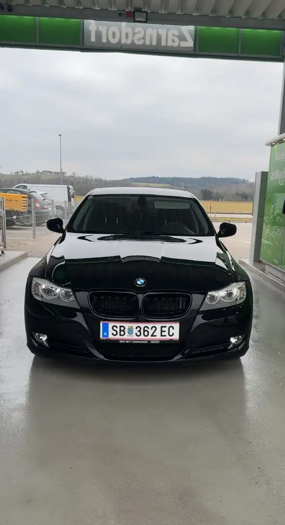 BMW 316 e90 316i LCI Schwarz - 1