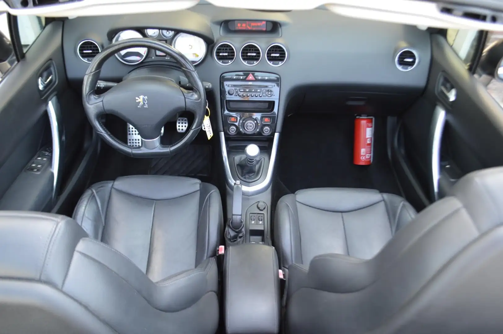 Peugeot 308 CC 1.6 THP Black&White, LEDER, APK, GARANTIE Grijs - 2