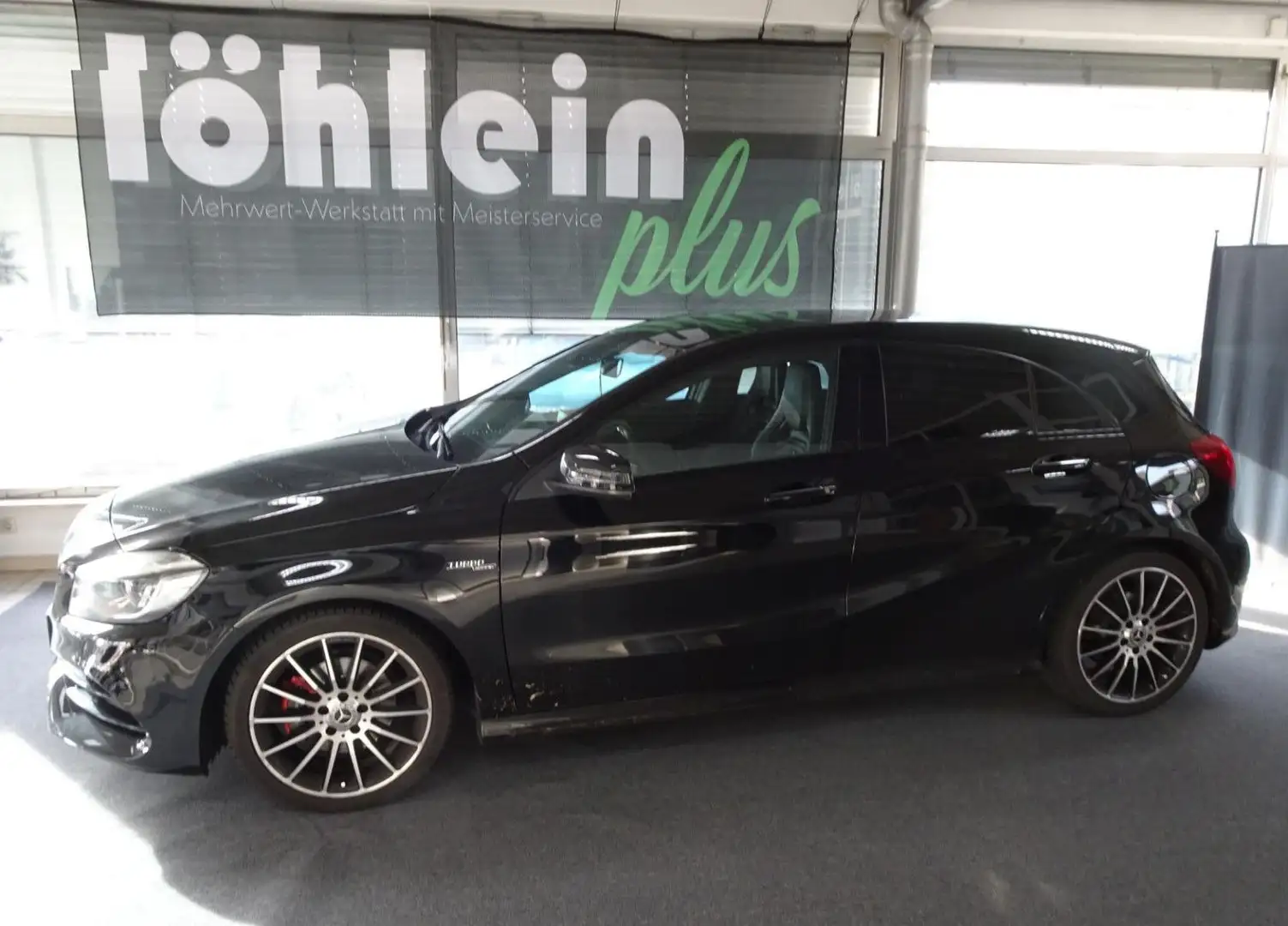Mercedes-Benz A 180 AMG LINE PEAK+SPORTSITZE+CAM Zwart - 2