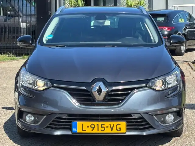 Renault Megane view 2