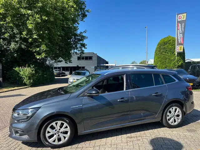 Renault Megane view 5
