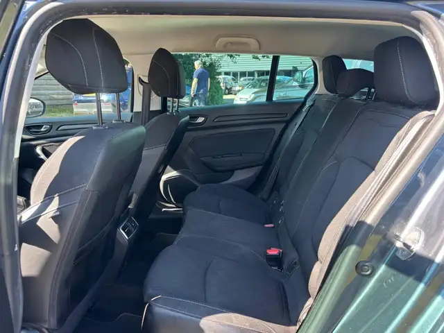 Renault Megane view 14