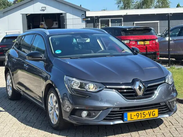 Renault Megane view 3