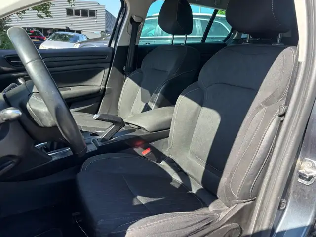 Renault Megane view 12